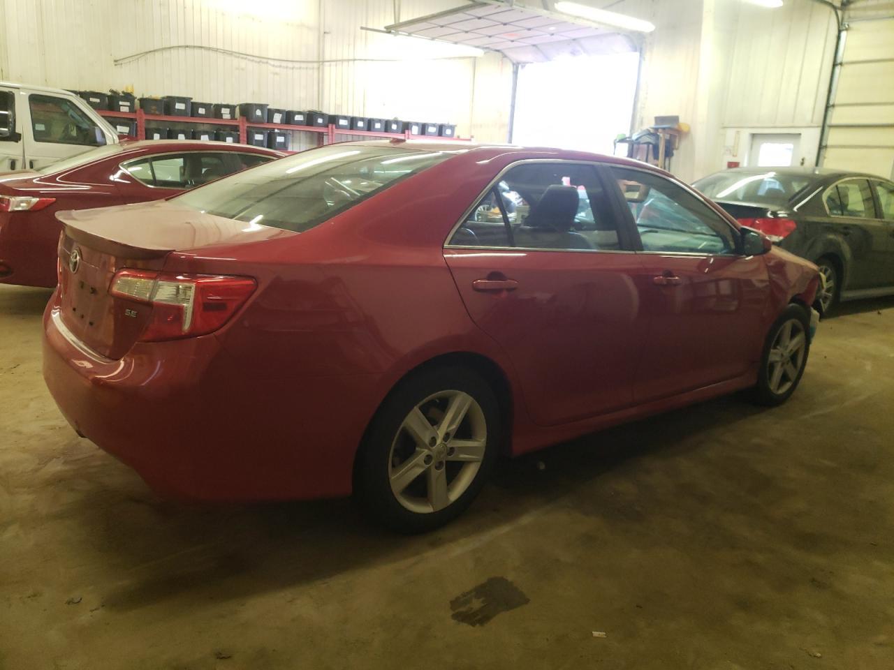 2014 TOYOTA CAMRY L - Фото 3