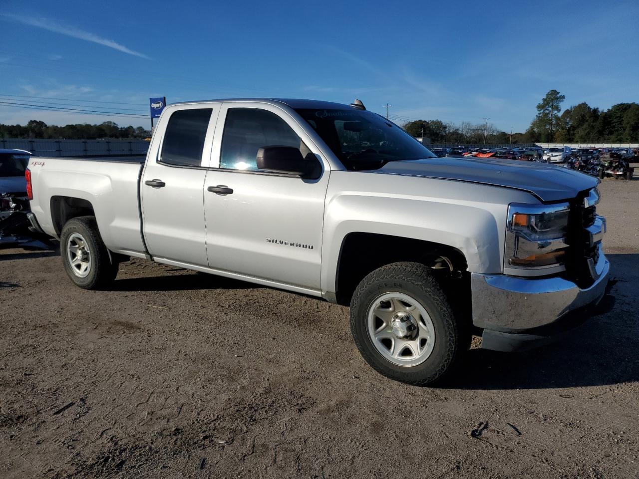 2016 CHEVROLET SILVERADO - Image 4