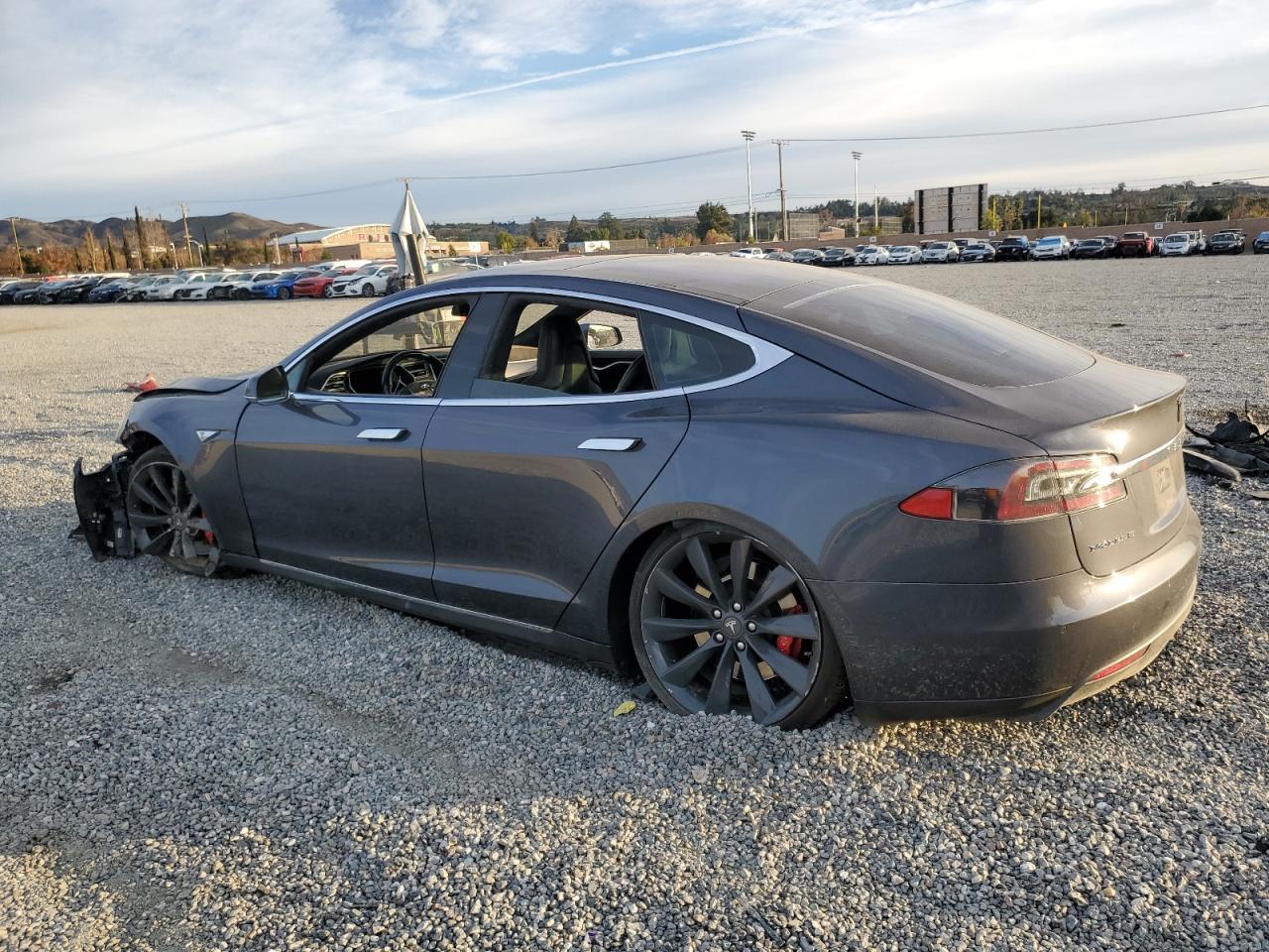 2015 TESLA MODEL S - Image 2