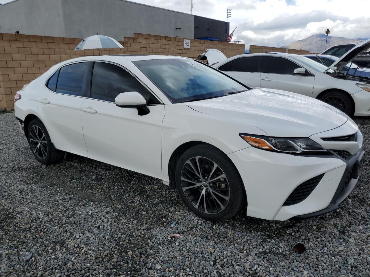 2018 TOYOTA CAMRY L - Фото 4