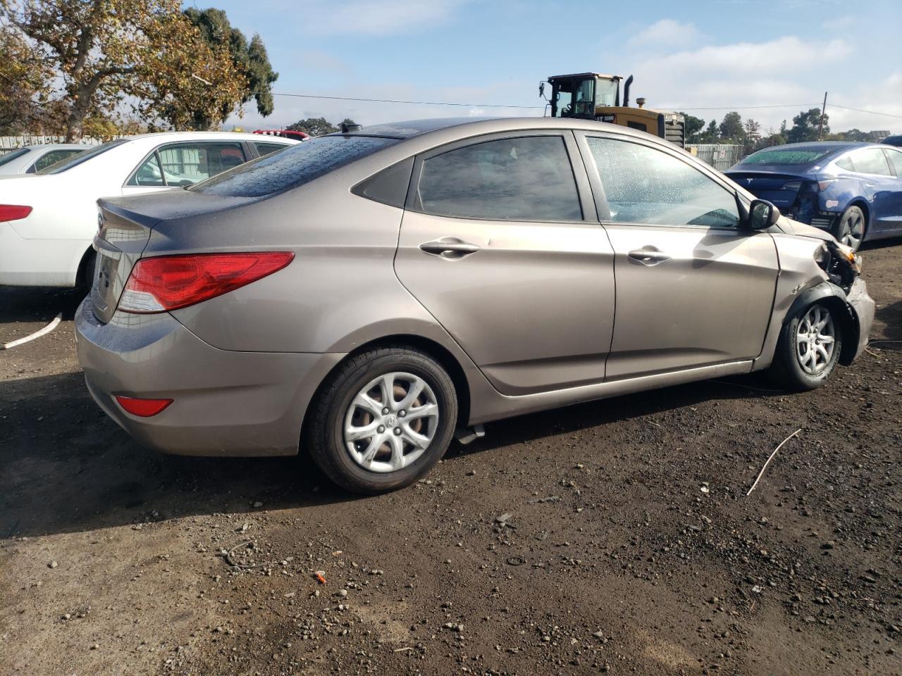2014 HYUNDAI ACCENT GLS - Фото 3