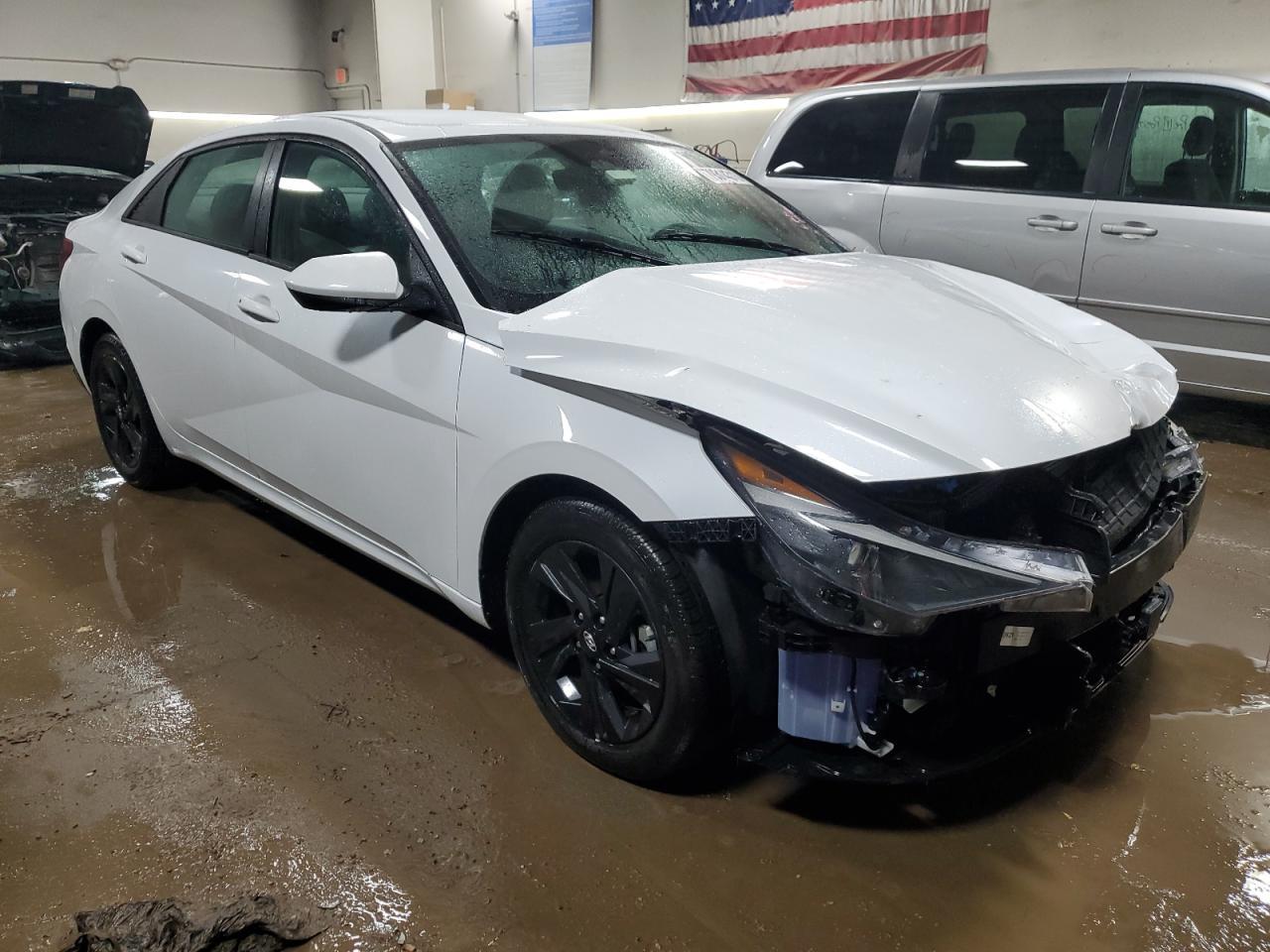 2022 HYUNDAI ELANTRA SE - Фото 4