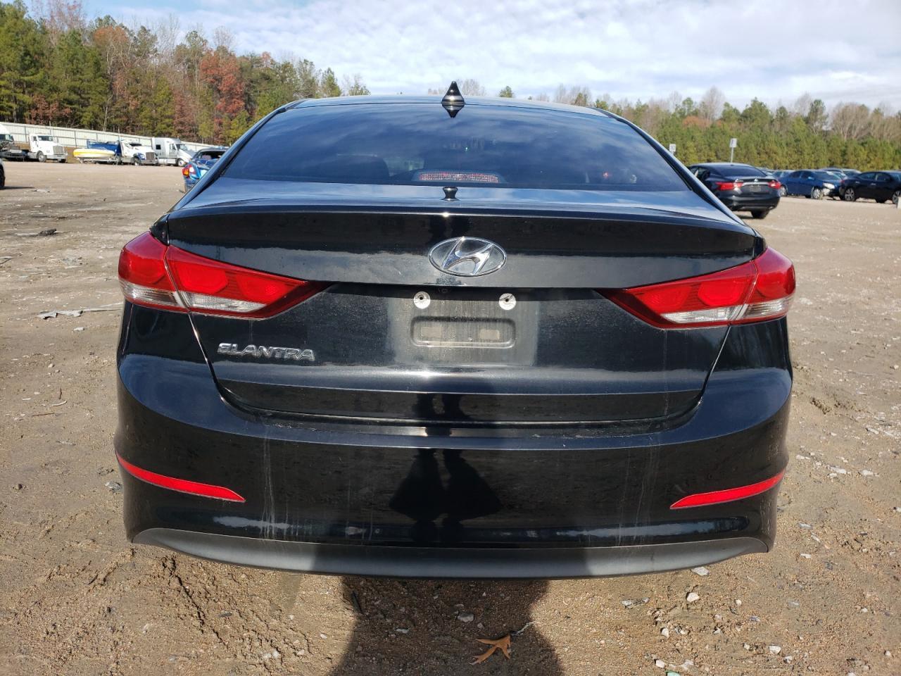 2017 HYUNDAI ELANTRA SE - Image 6