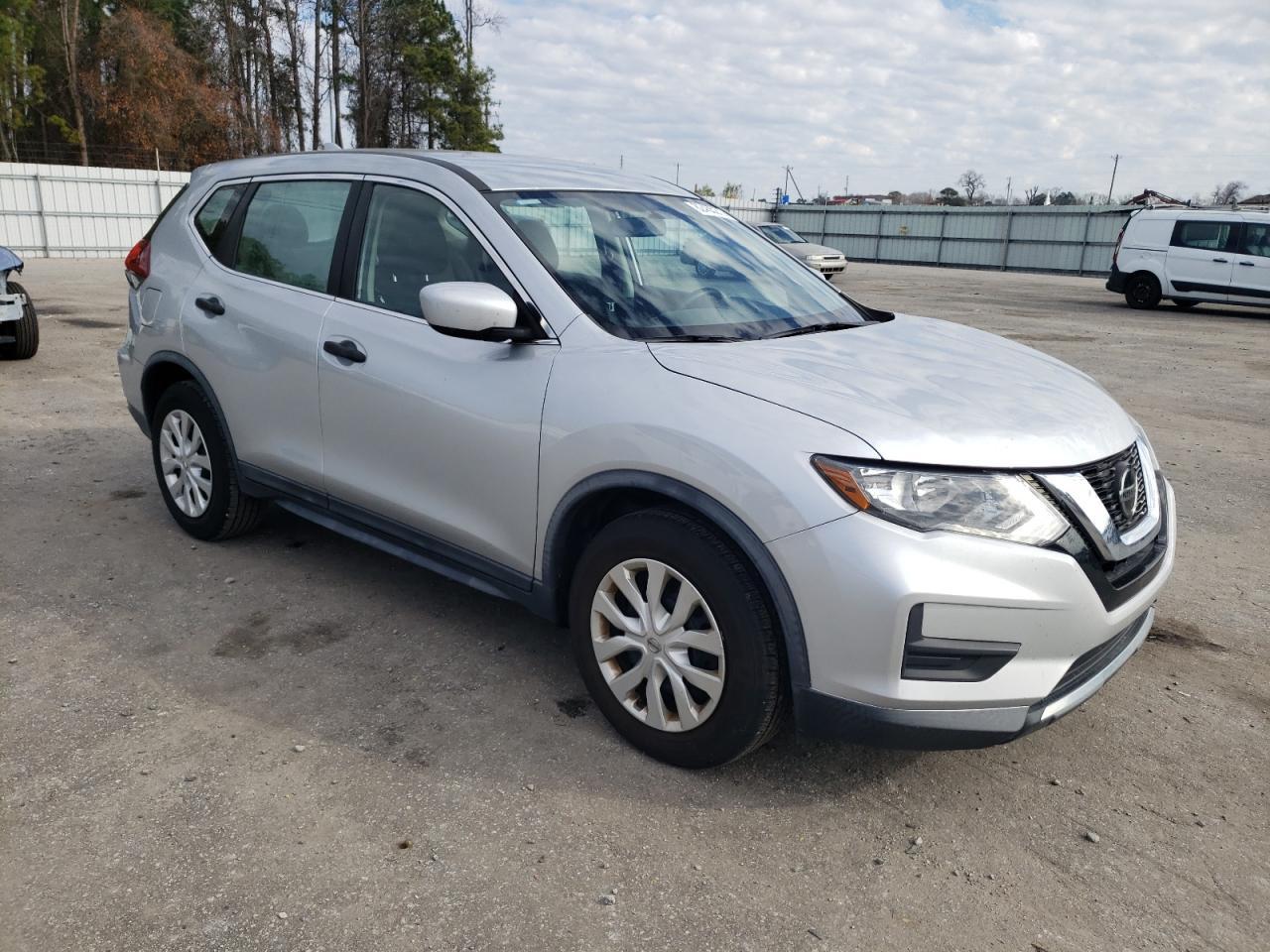 2018 NISSAN ROGUE S - Фото 4