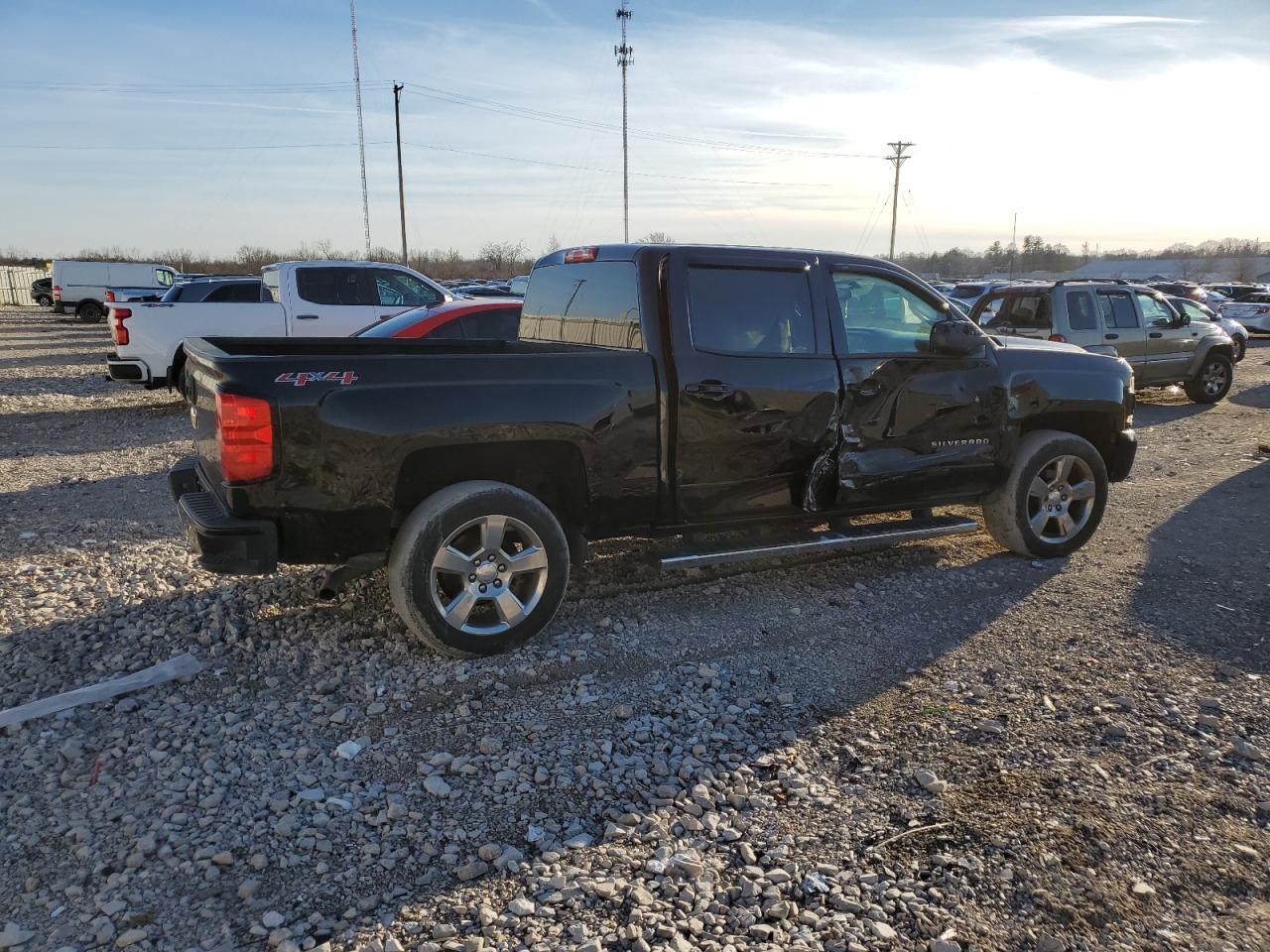 2017 CHEVROLET SILVERADO - Image 3