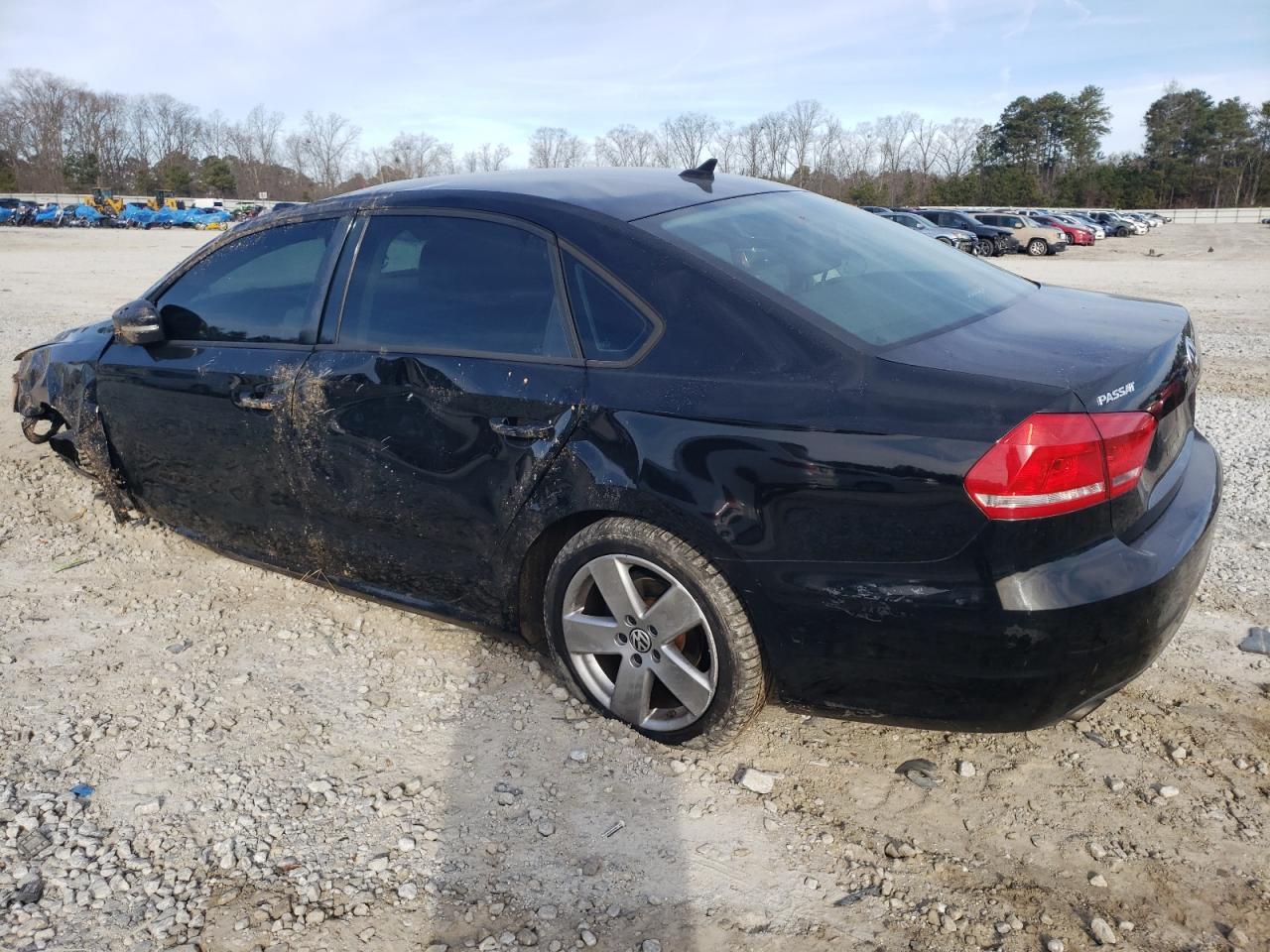 2014 VOLKSWAGEN PASSAT S - Фото 2