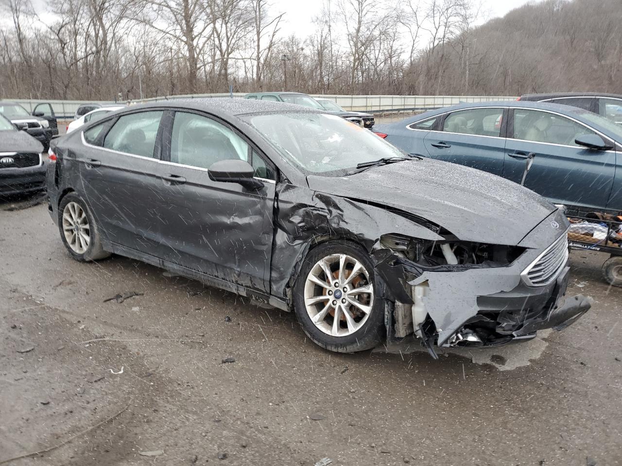 2017 FORD FUSION SE - Фото 4