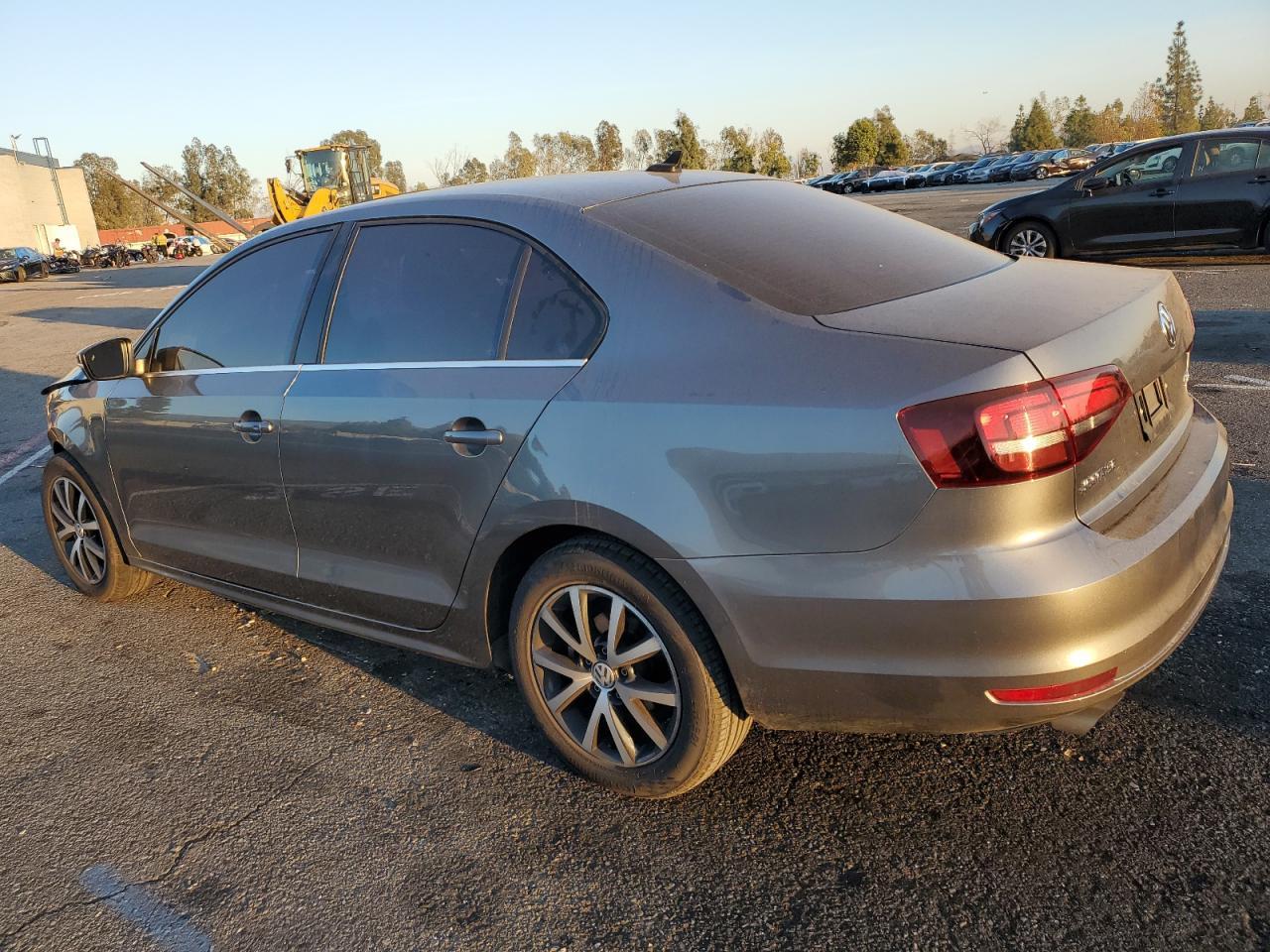 2017 VOLKSWAGEN JETTA SE - Image 2