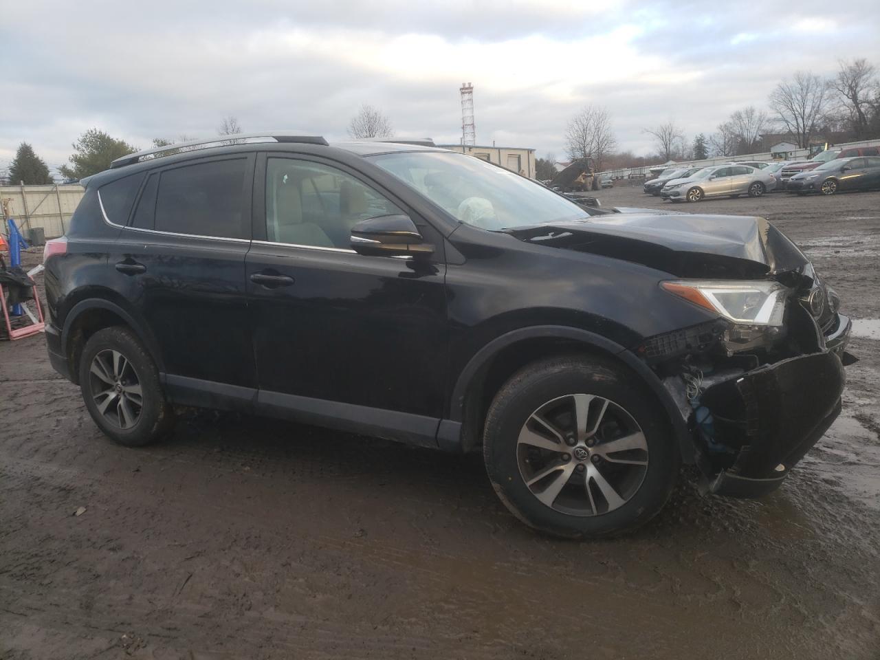 2017 TOYOTA RAV4 XLE - Image 4