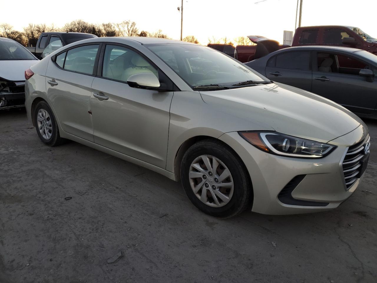 2017 HYUNDAI ELANTRA SE - Фото 4