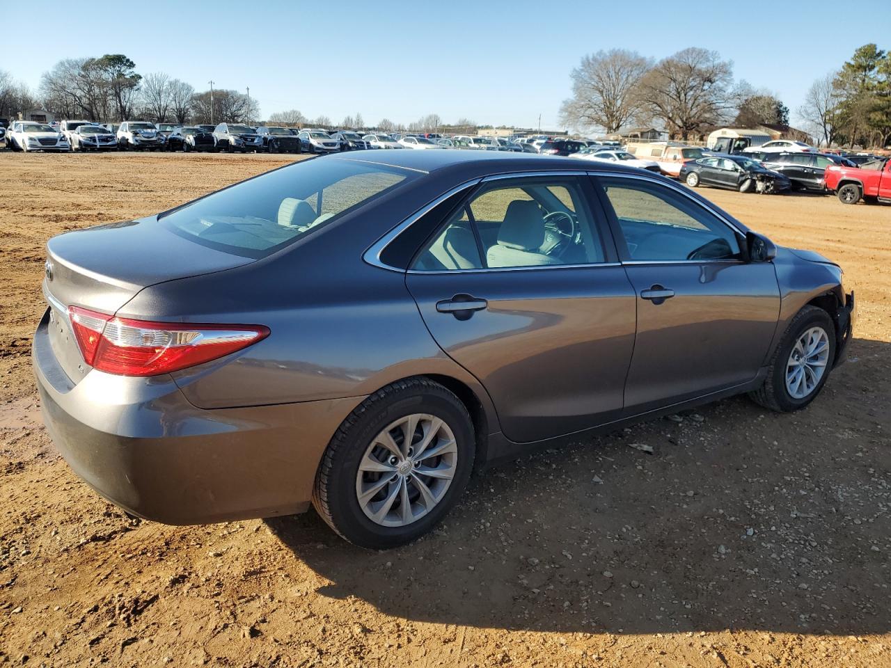2016 TOYOTA CAMRY LE - Фото 3