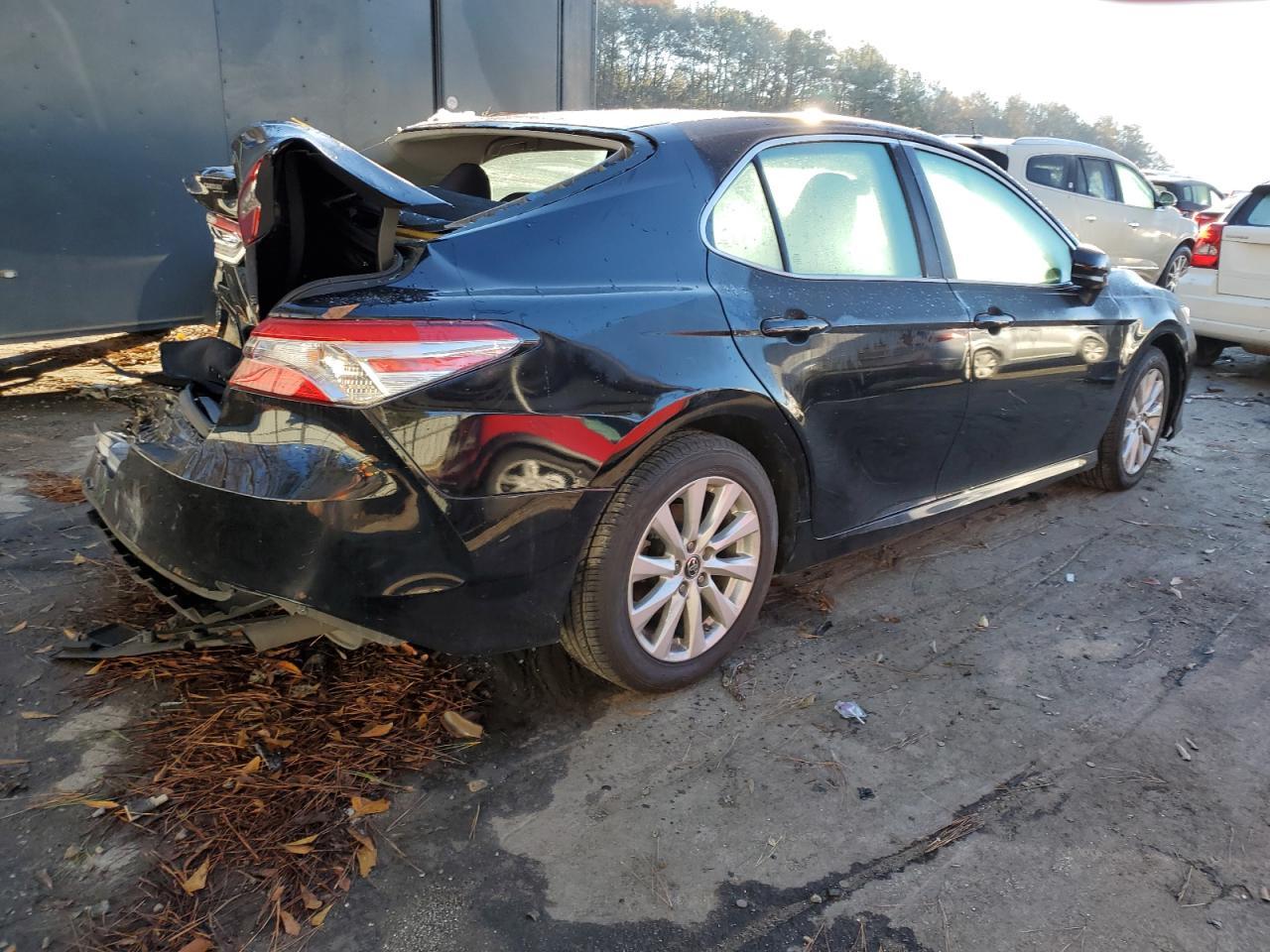 2018 TOYOTA CAMRY L - Фото 3