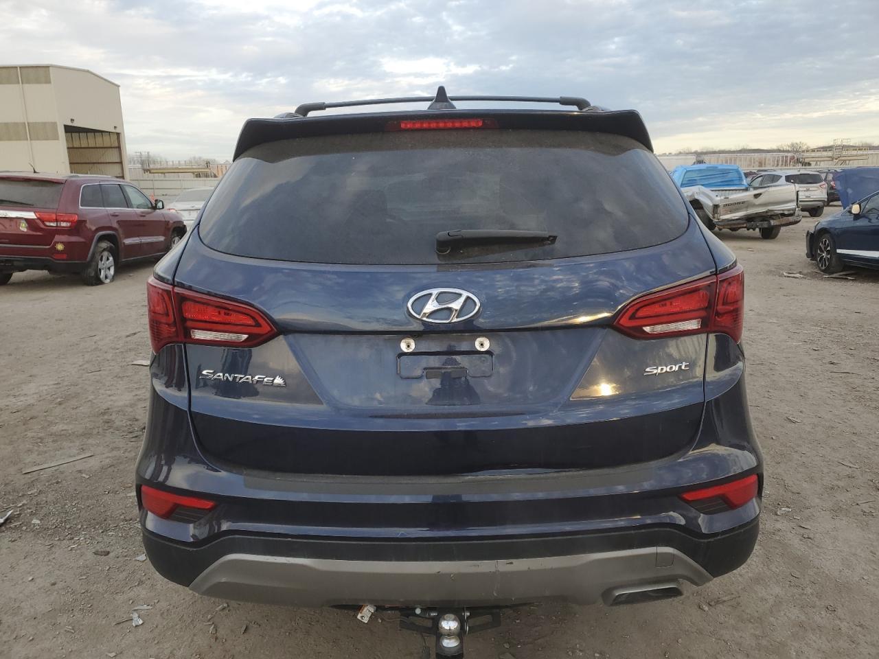 2017 HYUNDAI SANTA FE S - Image 6
