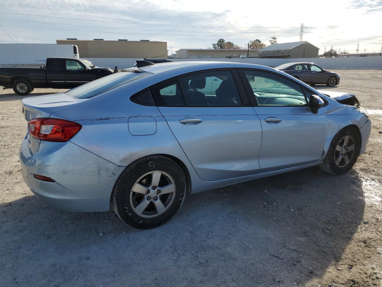 2017 CHEVROLET CRUZE LS - Фото 3