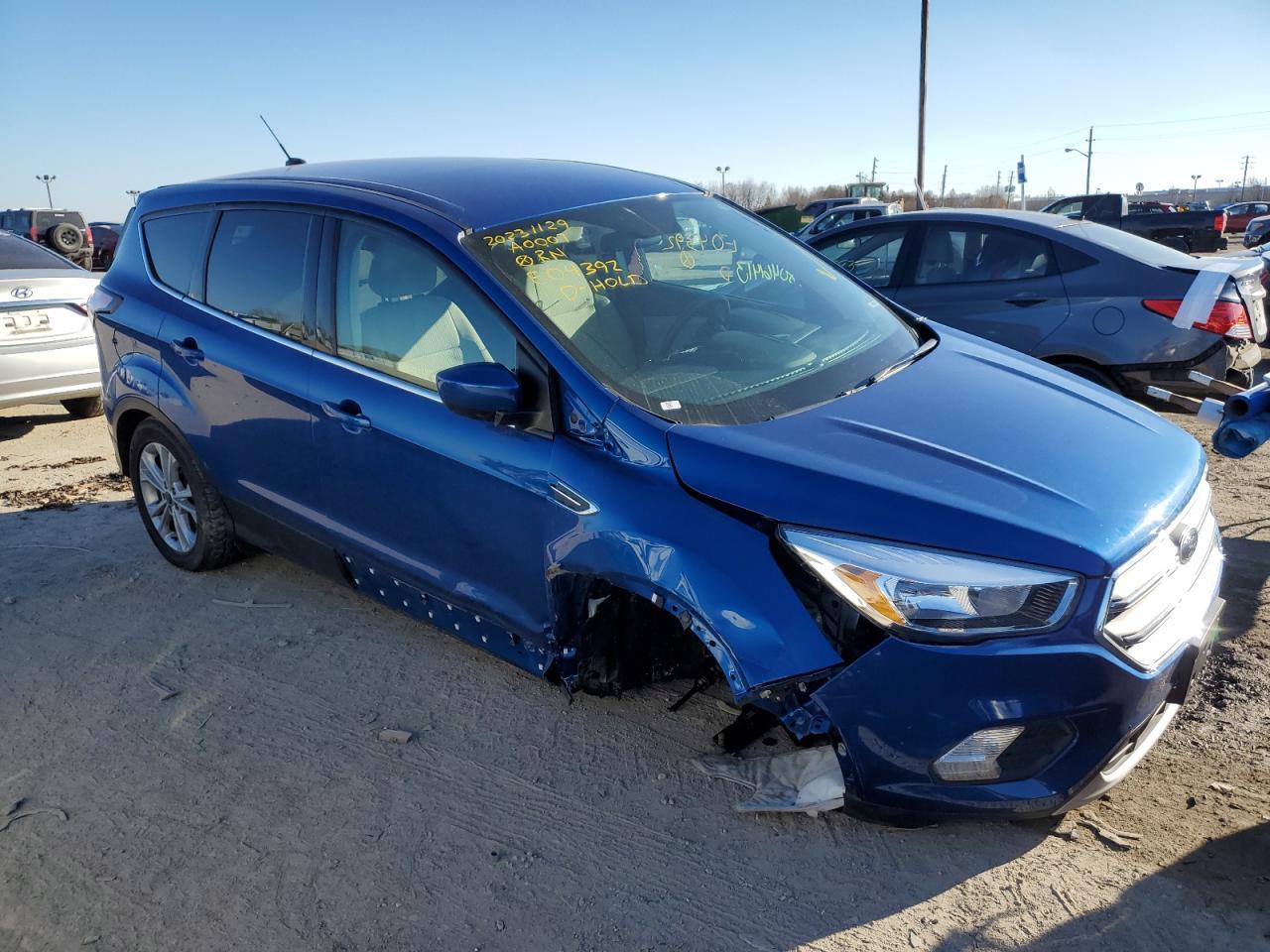 2017 FORD ESCAPE SE - Image 4