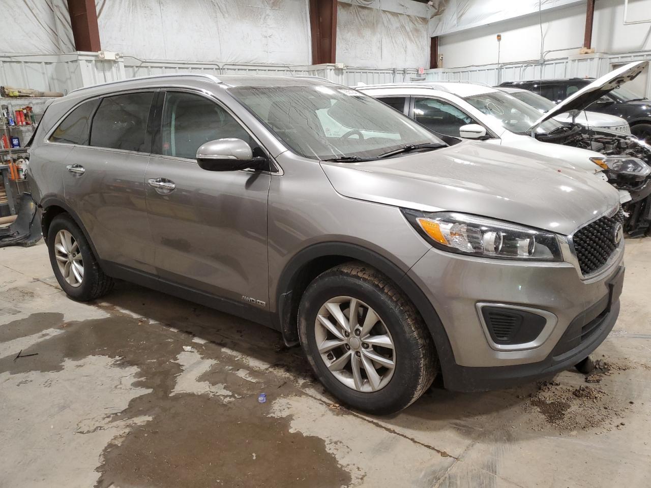 2017 KIA SORENTO LX - Фото 4