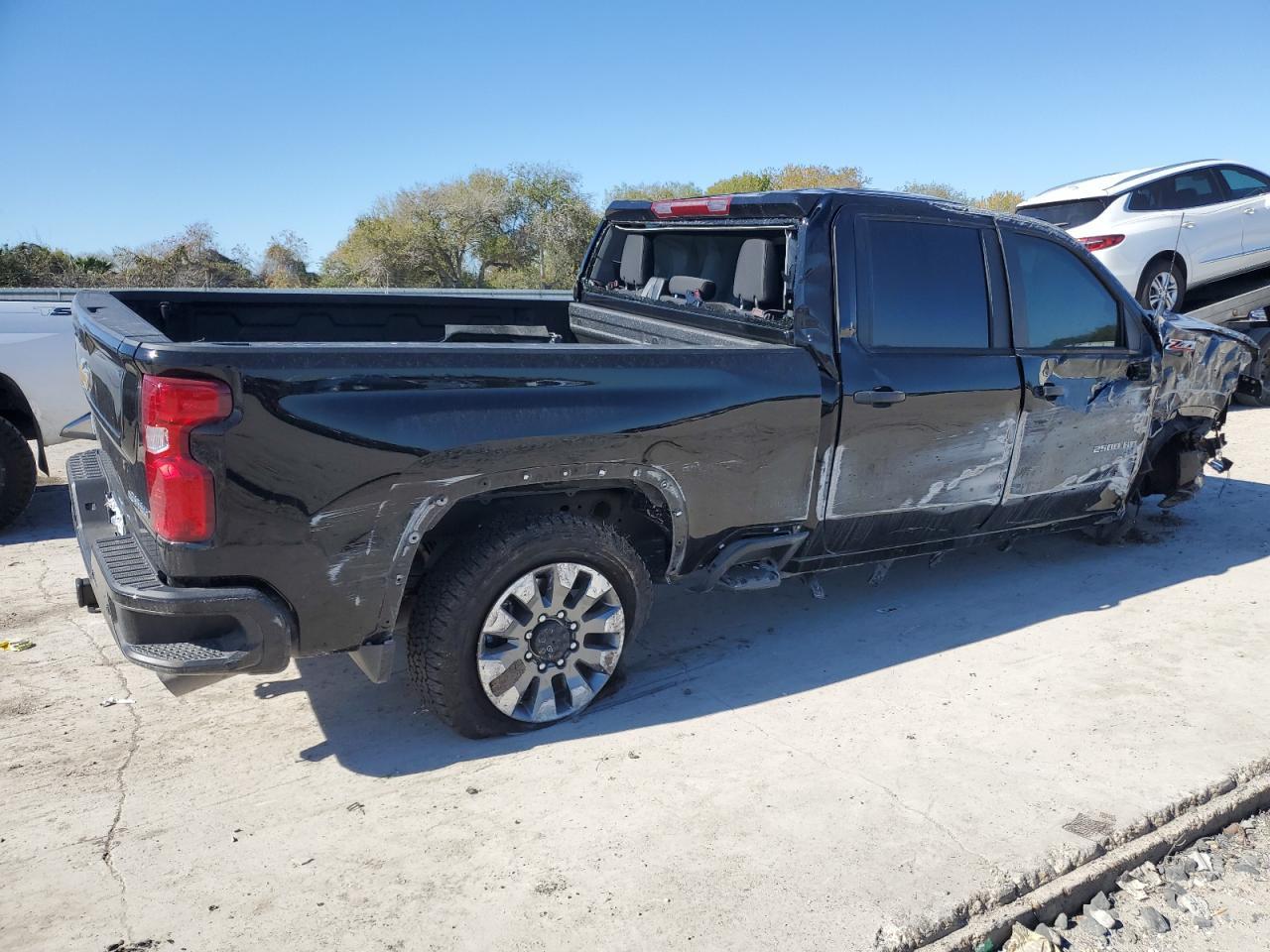 2024 CHEVROLET SILVERADO - Image 3
