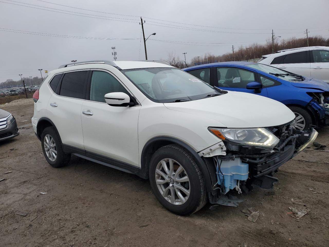2017 NISSAN ROGUE SV - Фото 4