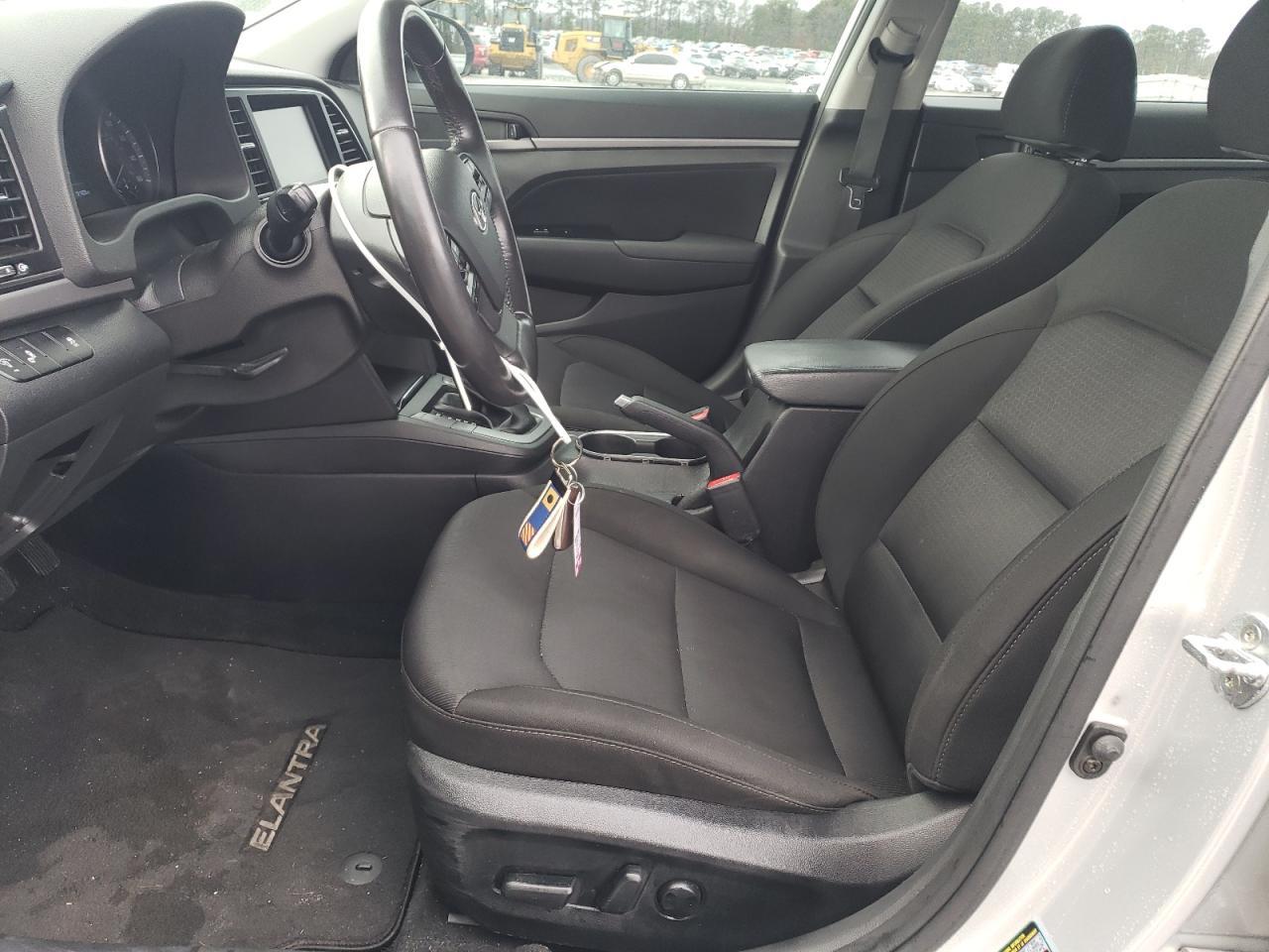 2017 HYUNDAI ELANTRA SE - Фото 7