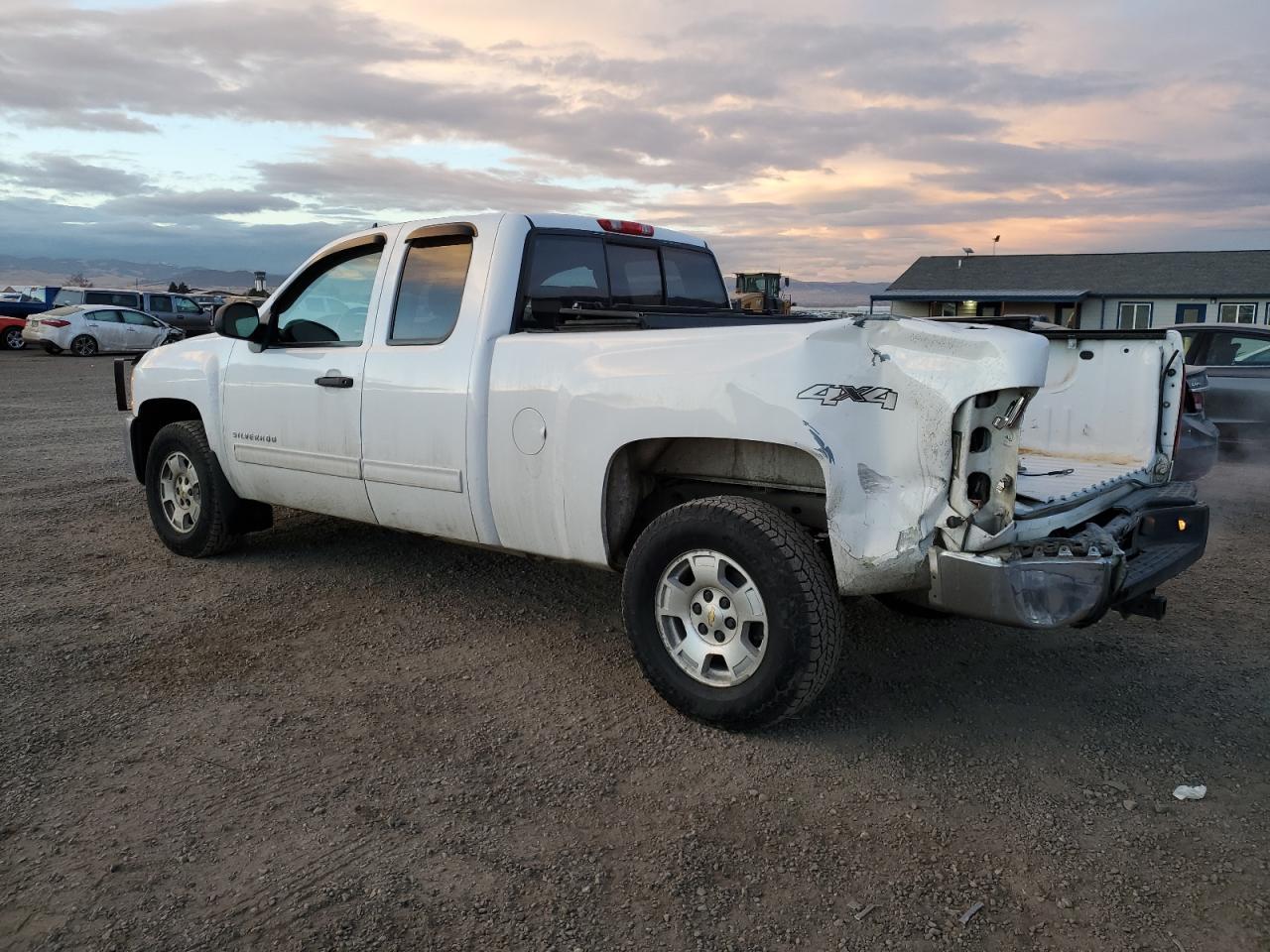 2013 CHEVROLET SILVERADO - Image 2