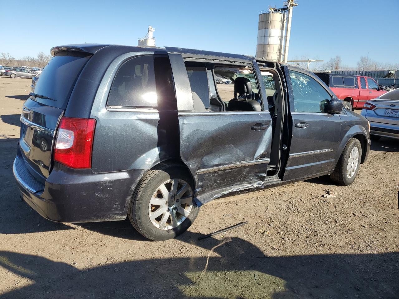 2014 CHRYSLER TOWN & COU - Фото 3