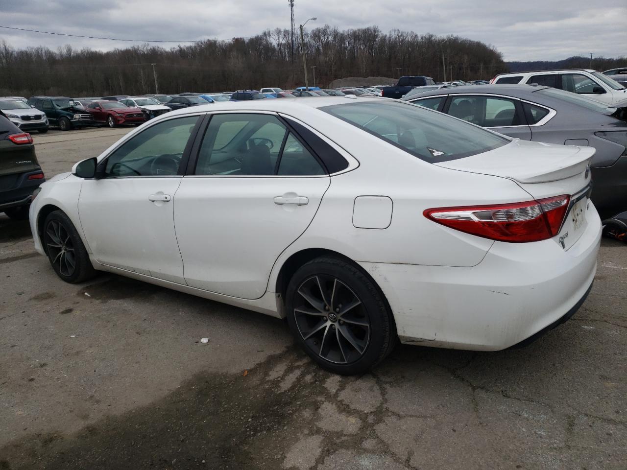 2017 TOYOTA CAMRY LE - Фото 2