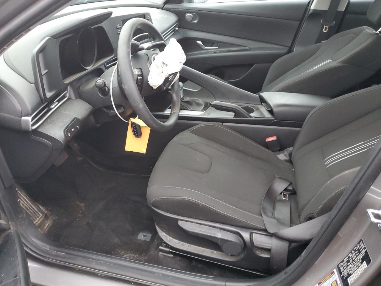 2023 HYUNDAI ELANTRA SE - Фото 7