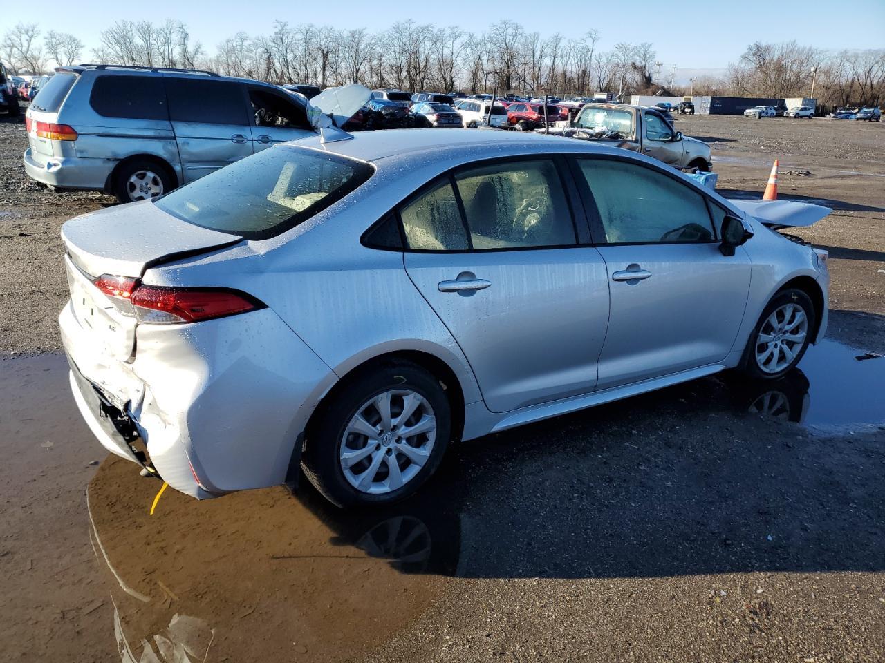2020 TOYOTA COROLLA LE - Фото 3