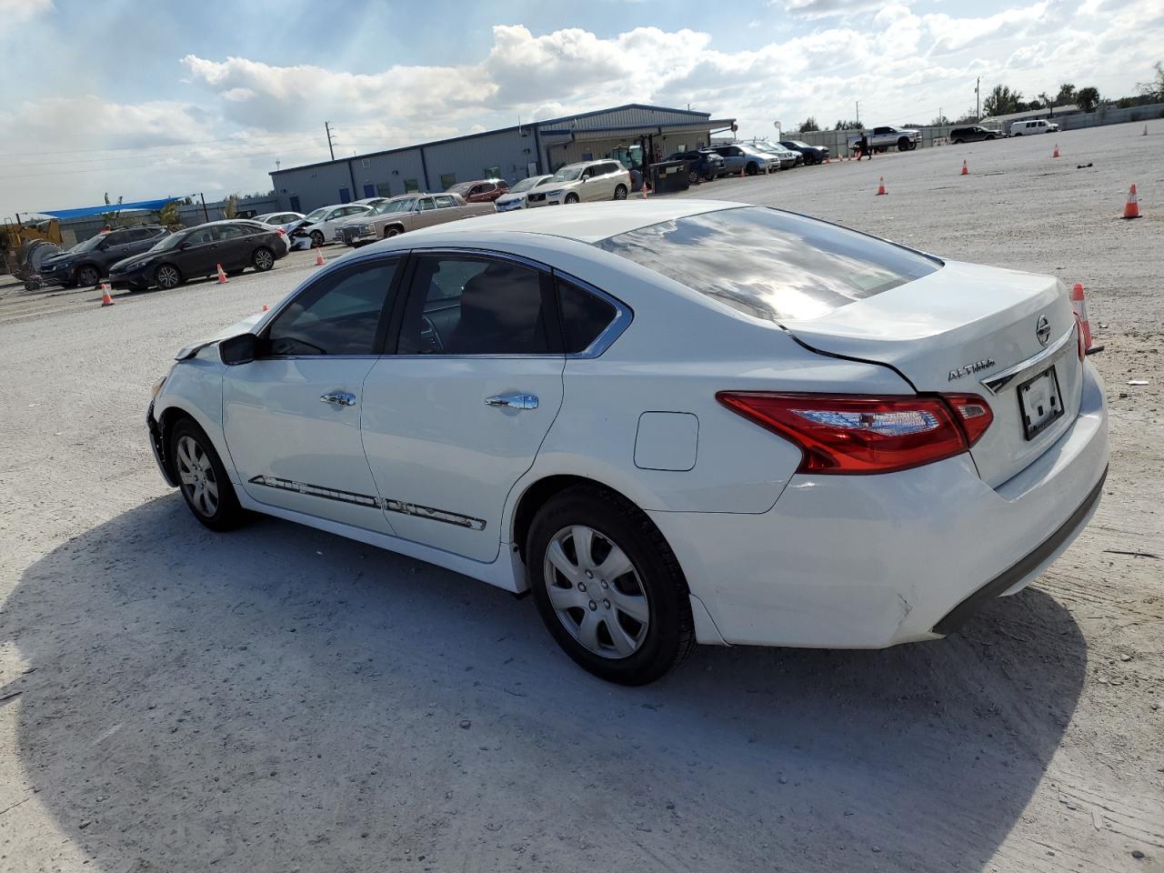 2017 NISSAN ALTIMA 2.5 - Фото 2