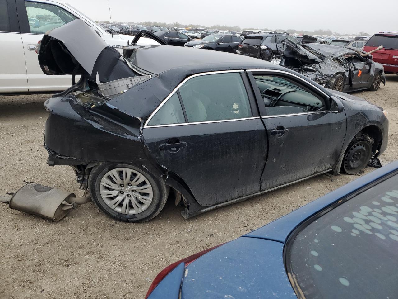 2014 TOYOTA CAMRY L - Фото 3
