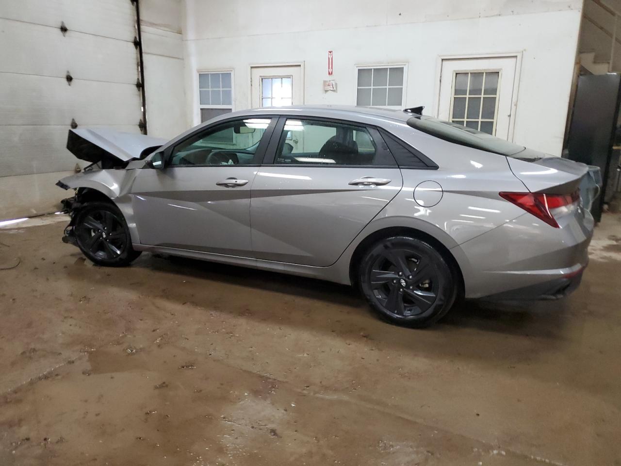 2023 HYUNDAI ELANTRA SE - Фото 2