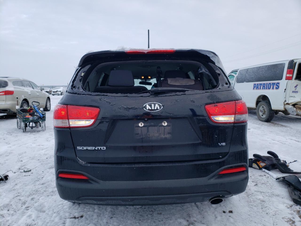 2017 KIA SORENTO LX - Image 6
