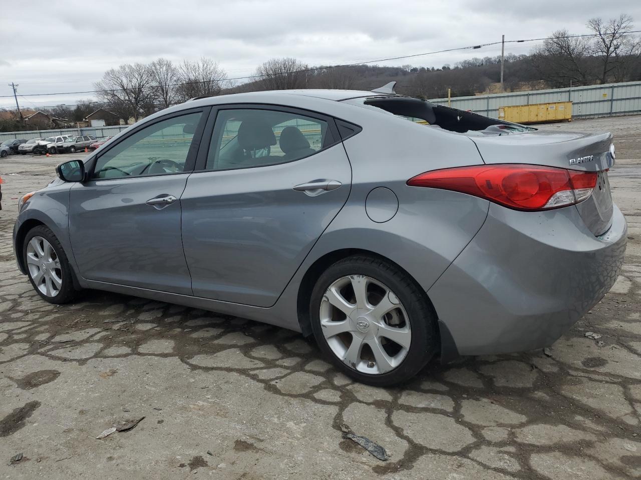 2013 HYUNDAI ELANTRA GL - Image 2