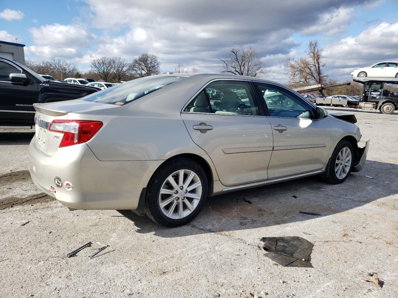 2014 TOYOTA CAMRY L - Фото 3