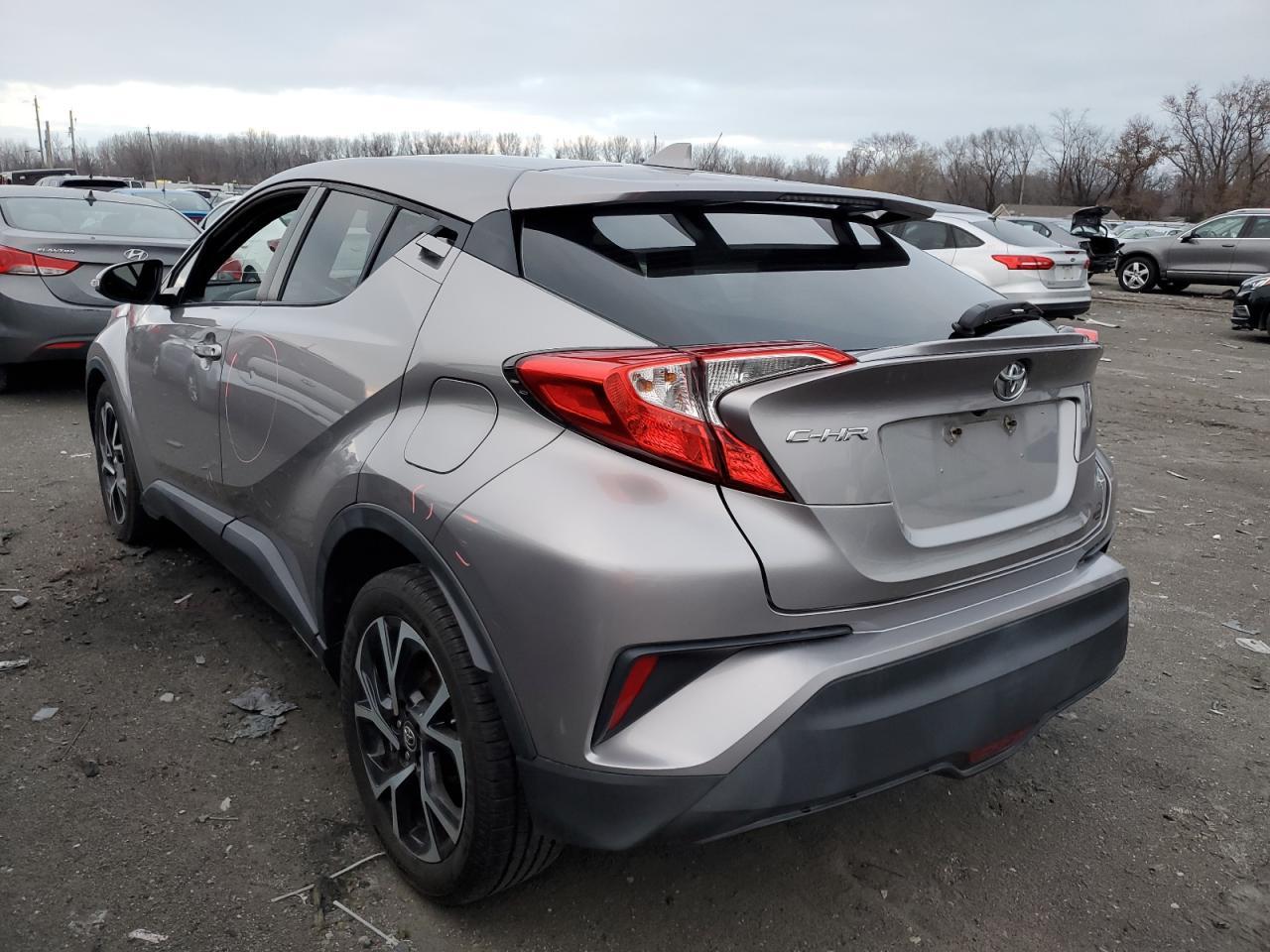 2018 TOYOTA C-HR XLE - Фото 2