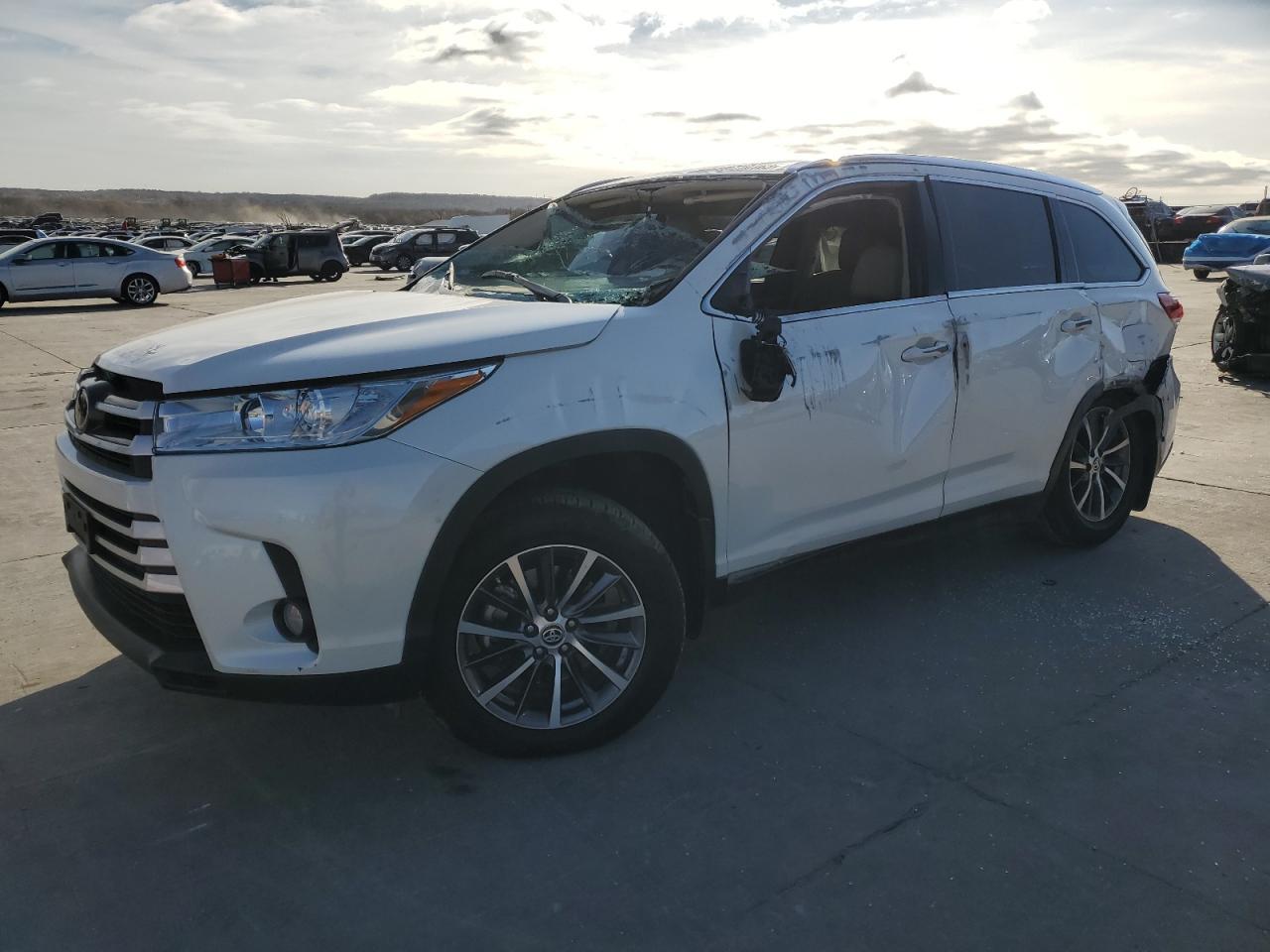 2019 TOYOTA HIGHLANDER