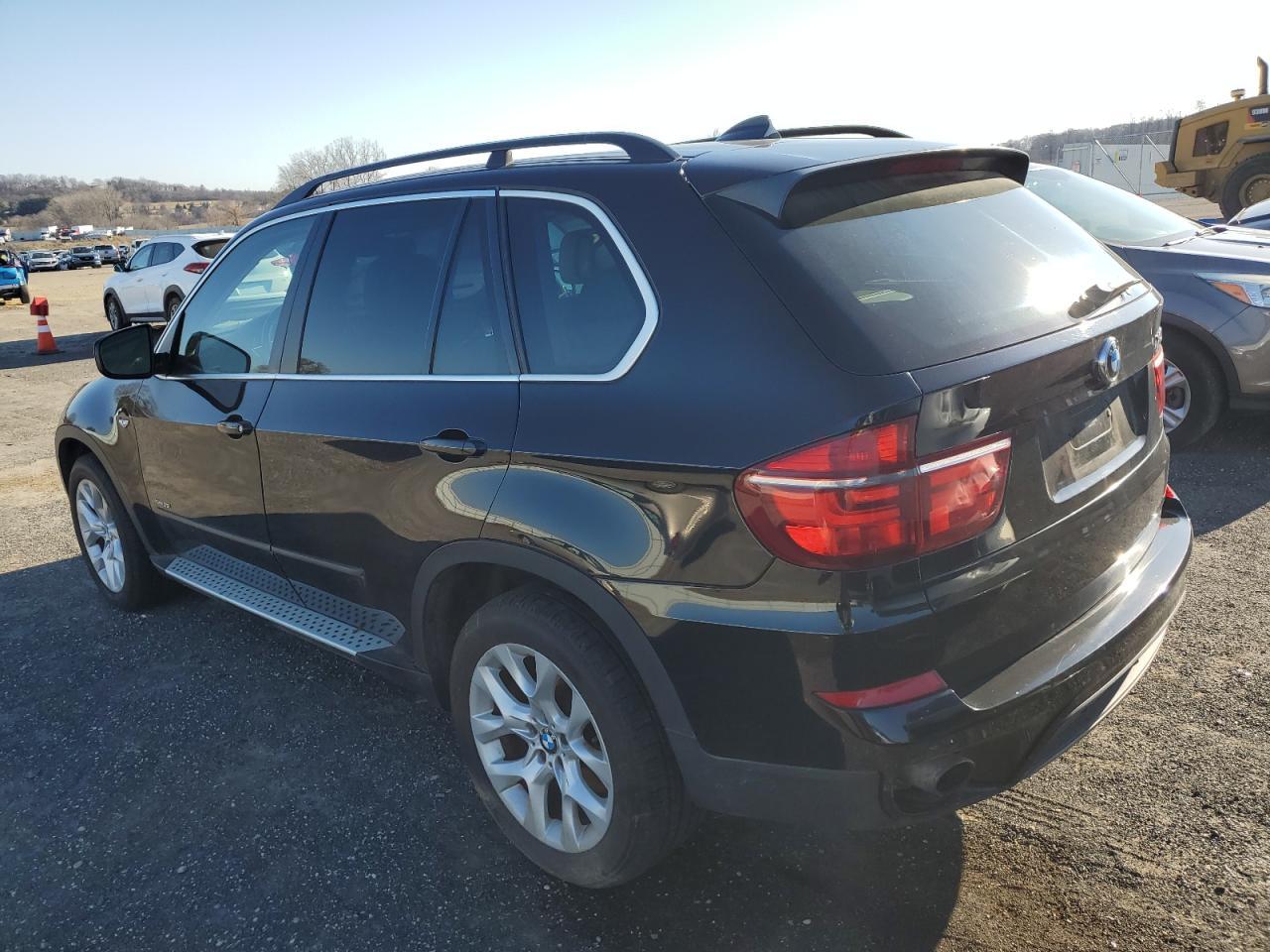 2013 BMW X5 XDRIVE3 - Image 2
