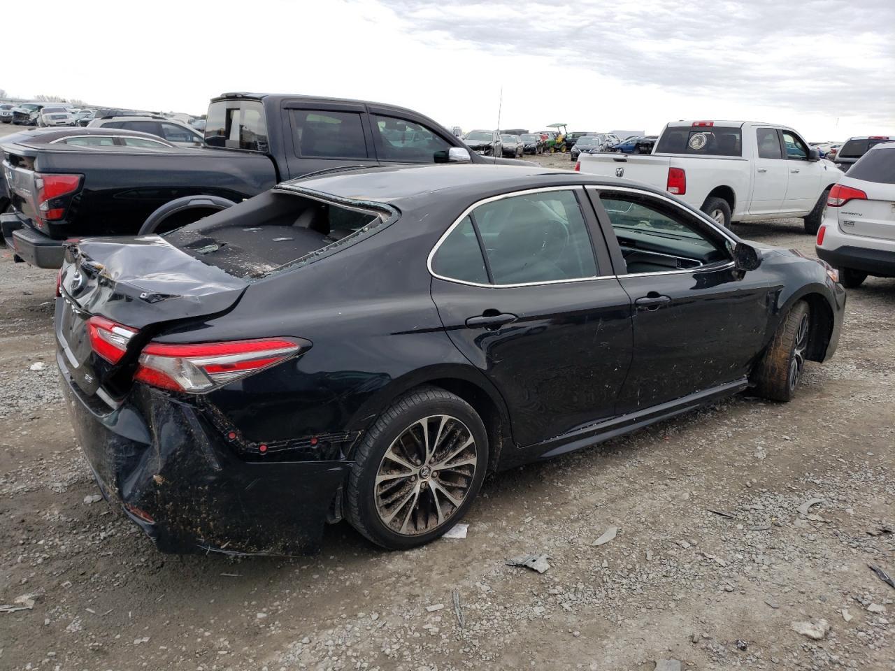 2018 TOYOTA CAMRY L - Фото 3