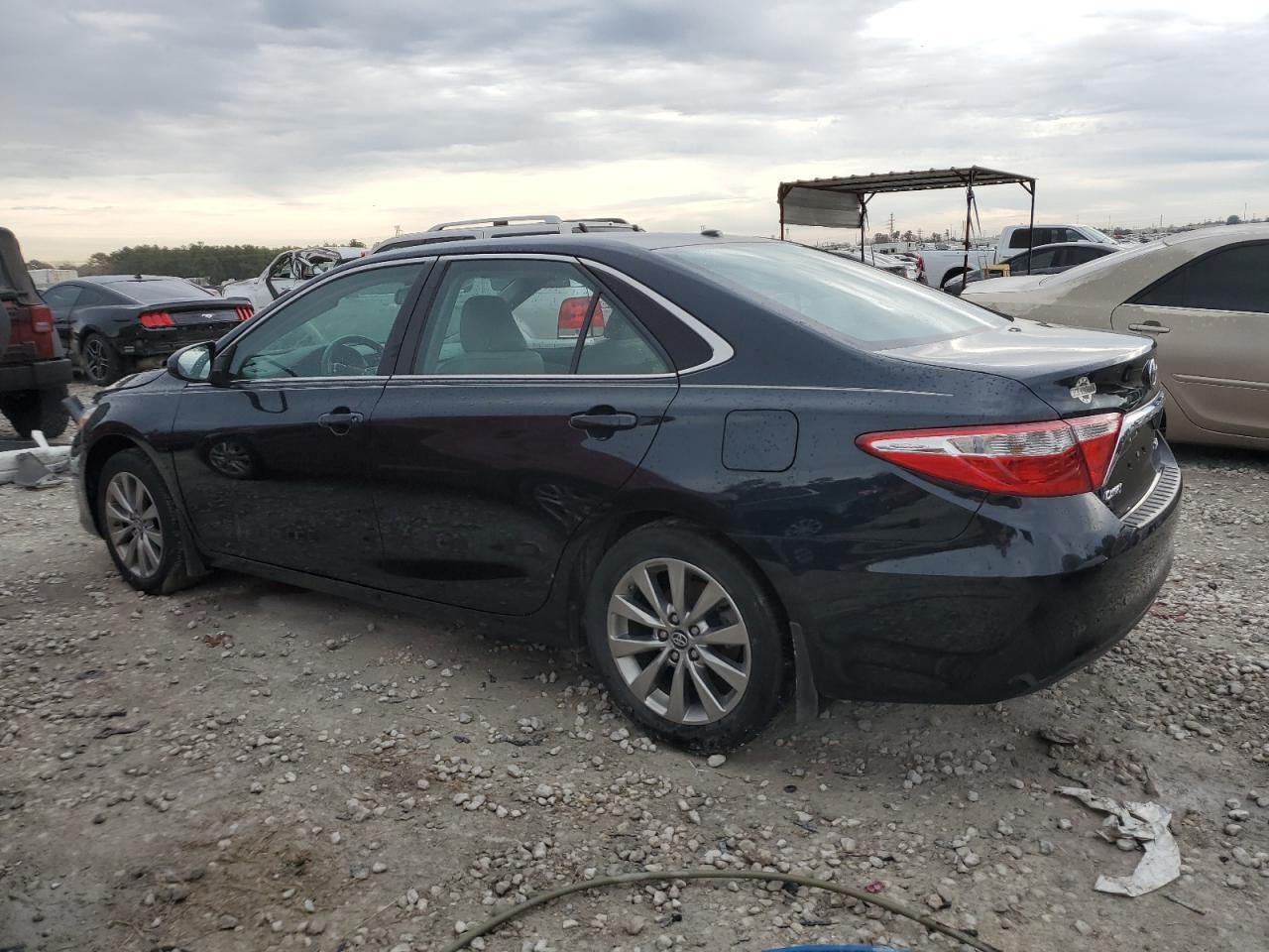2017 TOYOTA CAMRY LE - Фото 2