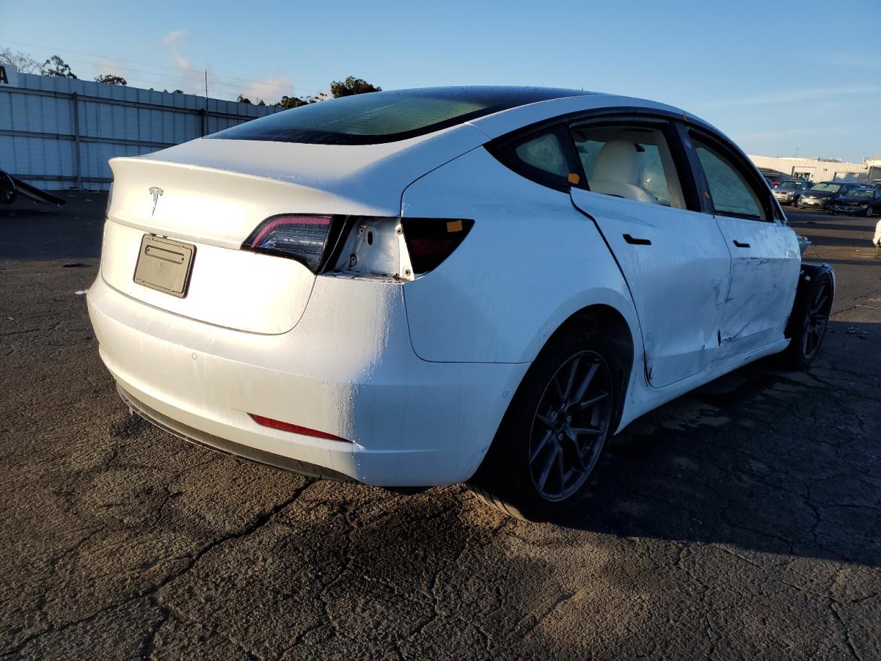 2022 TESLA MODEL 3 - Image 3
