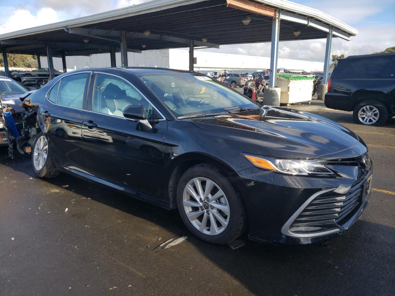 2023 TOYOTA CAMRY LE - Фото 4