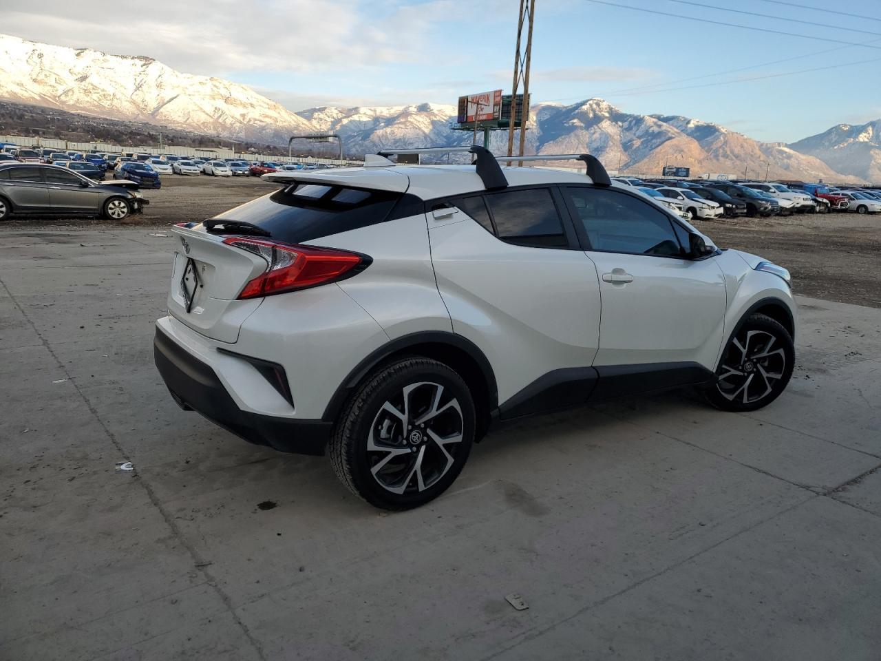 2021 TOYOTA C-HR XLE - Фото 3