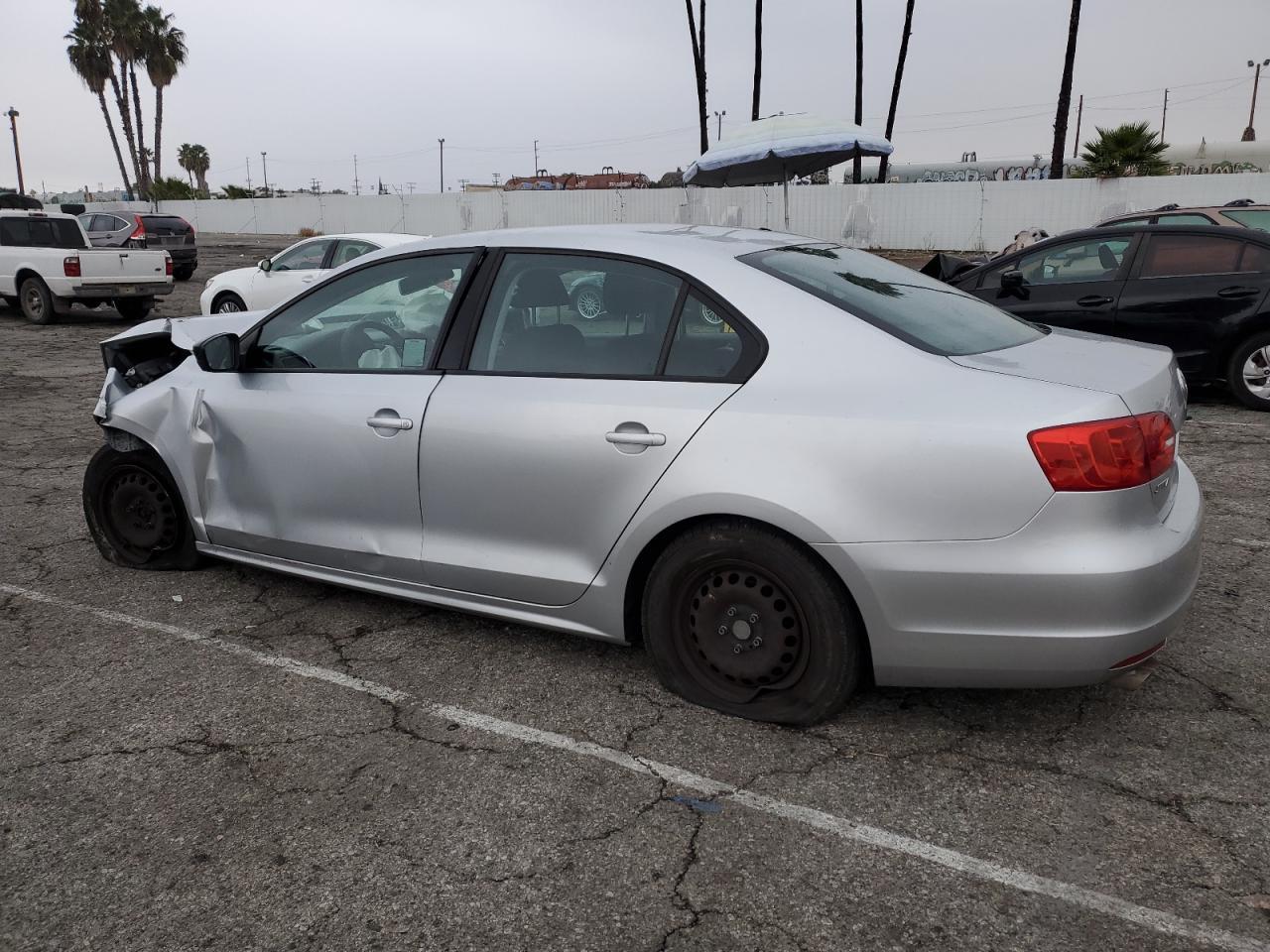 2013 VOLKSWAGEN JETTA BASE - Image 2