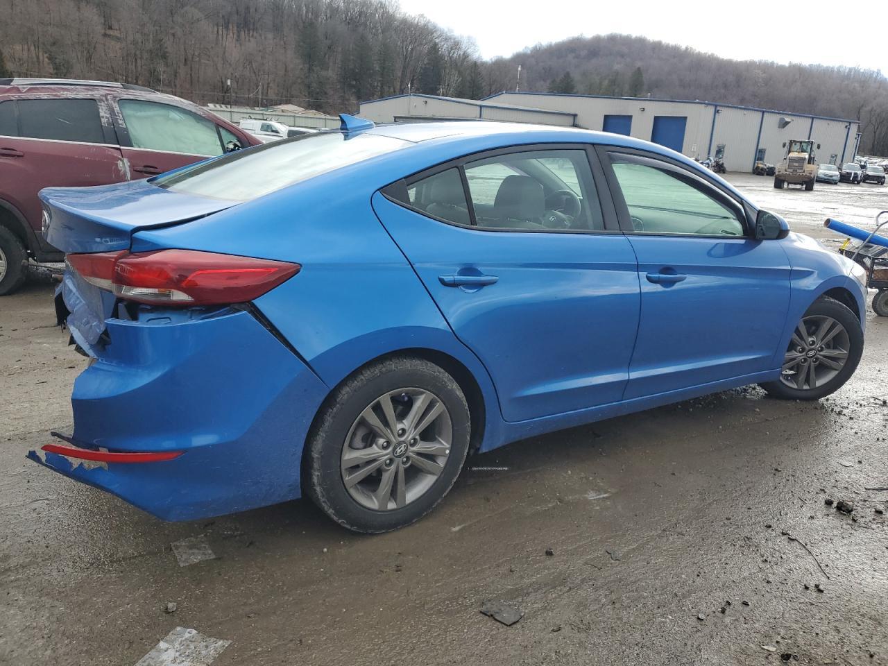 2018 HYUNDAI ELANTRA SE - Фото 3