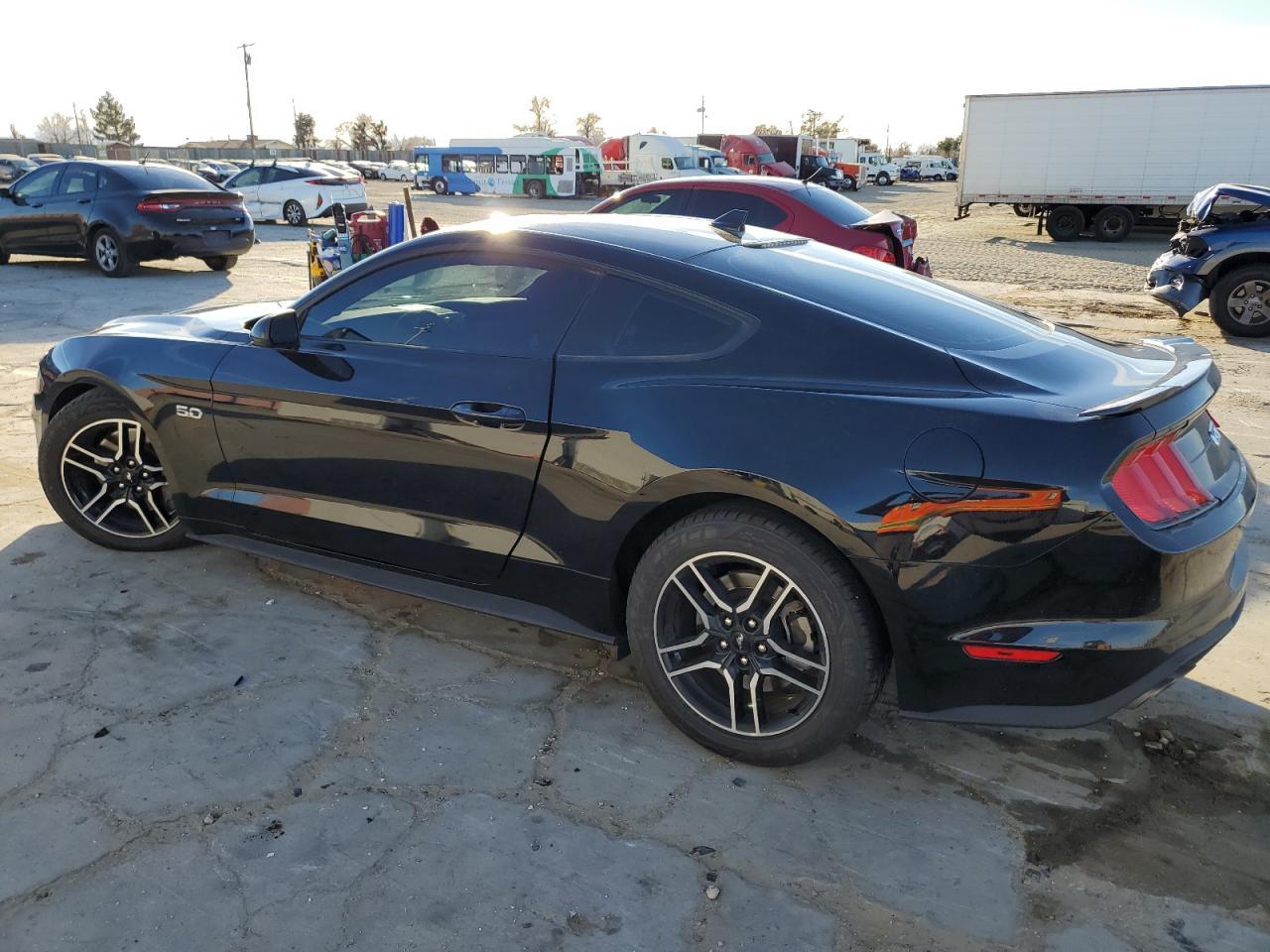 2021 FORD MUSTANG GT - Фото 2