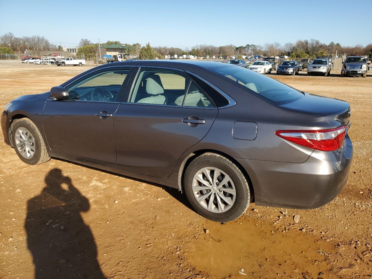 2016 TOYOTA CAMRY LE - Фото 2