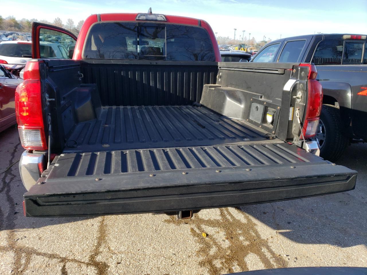 2017 TOYOTA TACOMA DOU - Фото 6