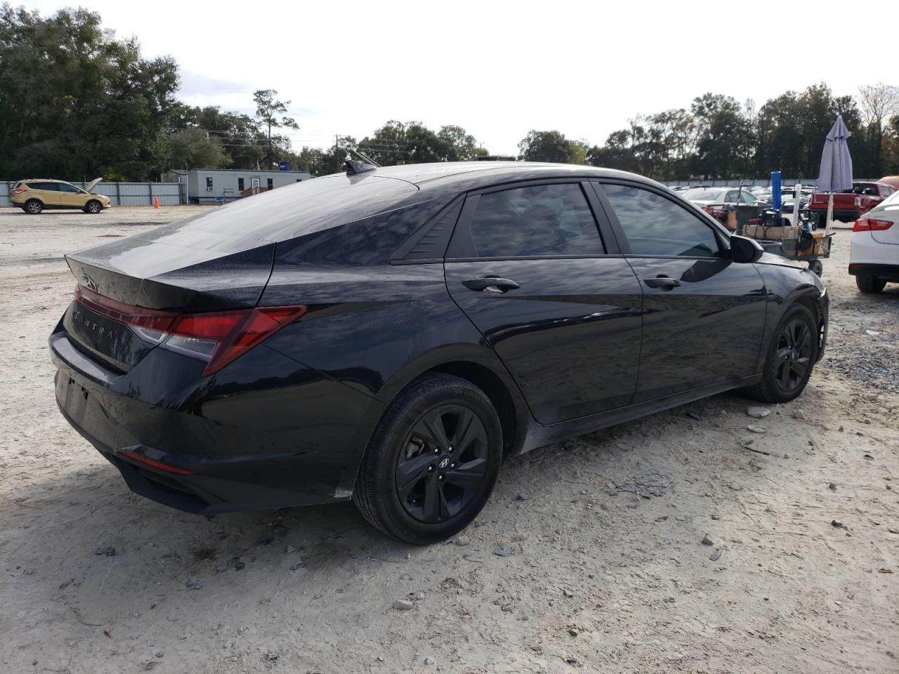 2022 HYUNDAI ELANTRA SE - Фото 3