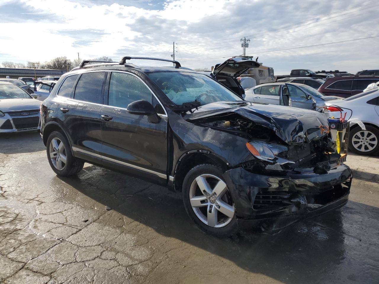 2011 VOLKSWAGEN TOUAREG V6 - Image 4