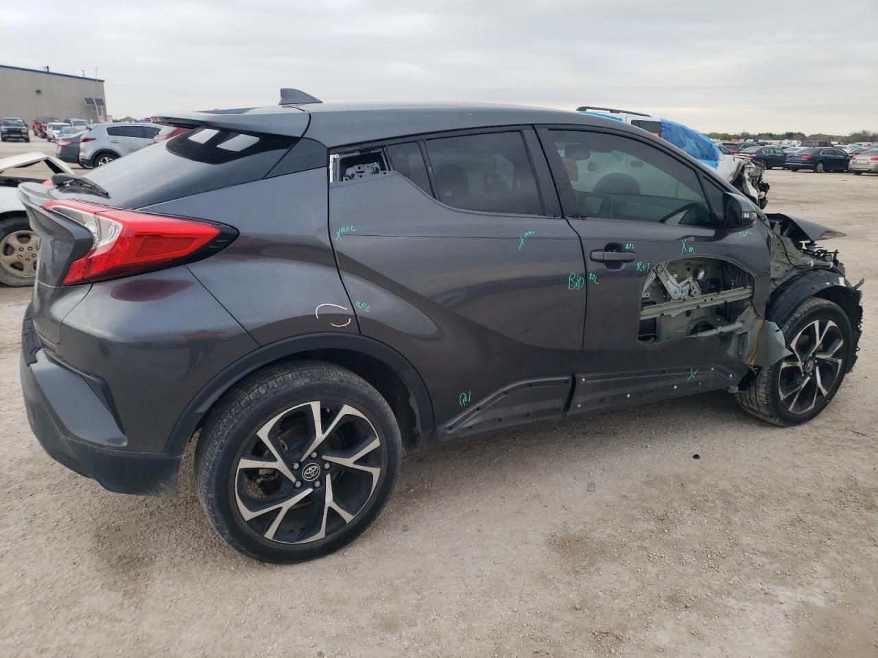 2018 TOYOTA C-HR XLE - Image 3